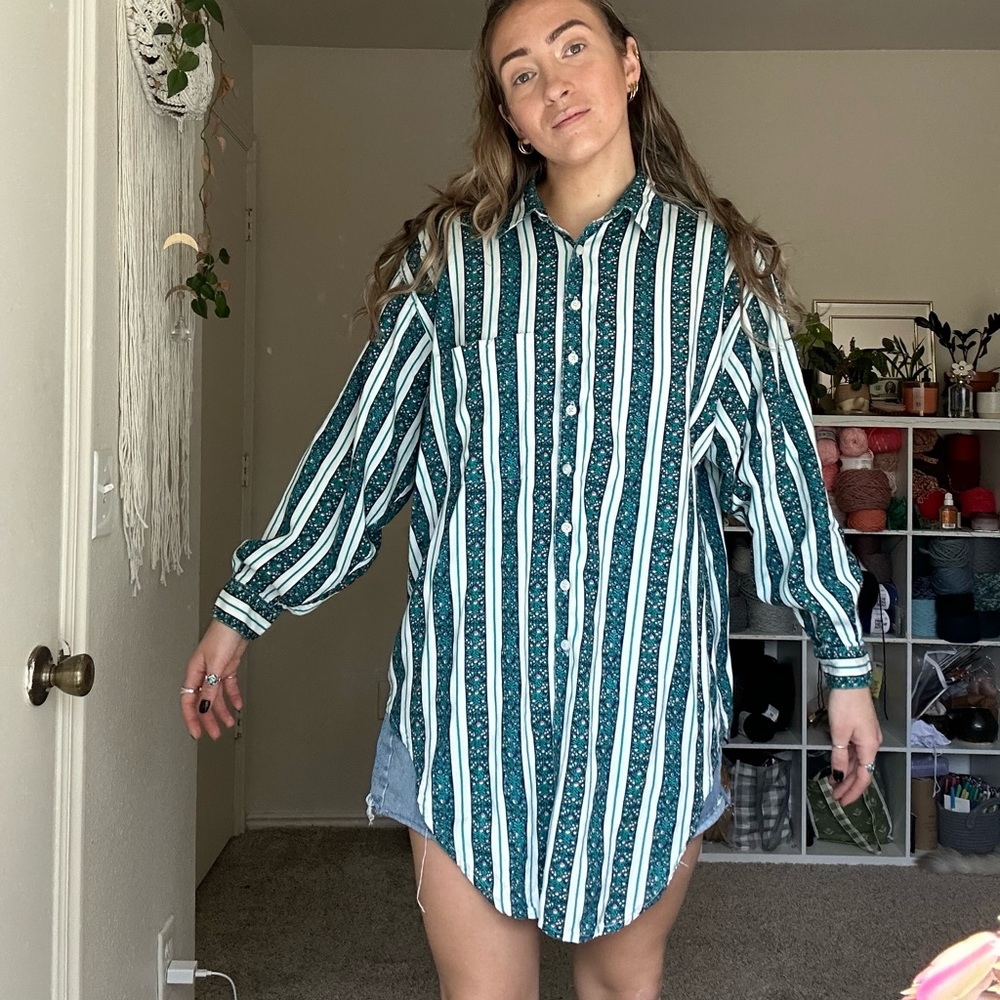 Liz Baker Retro button down top. Size 18w